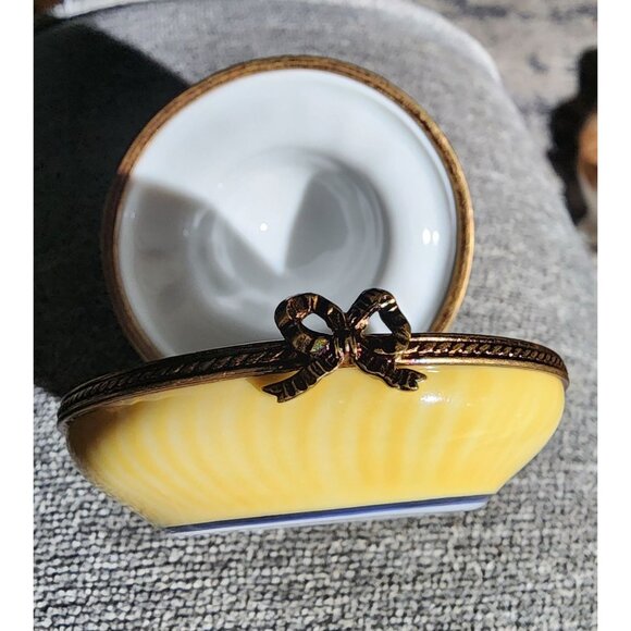 LIMOGES FRANCE PEINT MAIN MARQUE DEPOSEE 'STRAW HAT' TRINKET BOX- SIGNED GIFT - Picture 9 of 9